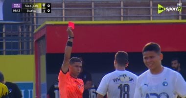 طرد وليد الكرتى فى مباراة بيراميدز ودجلة