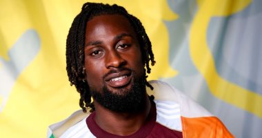 أستون فيلا يتعاقد مع المهاجم الإيفواري إيفان جويساند قادما من نيس الفرنسي