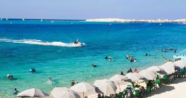 مصيف وشواطئ مطروح تتسع للجميع.. أكثر من 300 كيلو من الشواطئ وزيارة واحدة لا تكفى.. تنوع الشواطئ والطبيعة والطقس المعتدل يزيد جذب المصطافين.. العلمين الجديدة غيرت وجه الساحل الشمالى والمزارات الترفيهية مصيف مطروح