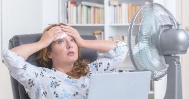 نيوز برو : 
                                            عشان تحس بالانتعاش.. نصائح للتخلص من الشعور بالحر خلال فترة القبة الحرارية
                                        