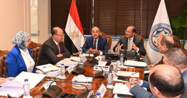 اجتماع وزيرا المالية و قطاع الأعمال العام