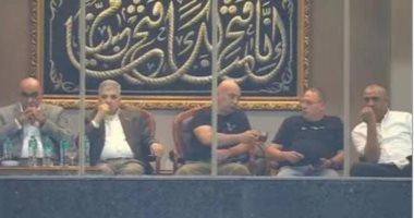 أبرز لقطات انطلاق الدورى.. كوب شاى حسام حسن وطارق سليمان وهدف شحاتة "فيديو" حسام حسن وطارق سليمان فى مباراة الزمالك وسيراميكا