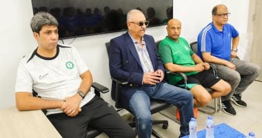 أشرف نصار يجتمع بلاعبي البنك الأهلي والجهاز الفني لتحفيزهم قبل ضربة البداية بالدوري أشرف نصار وطارق مصطفى والشيشينى