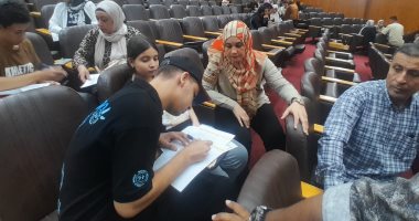 483 طالبًا وطالبة يسجلون رغباتهم بمكتب التنسيق الفرعي بجامعة قناة السويس التنسيق