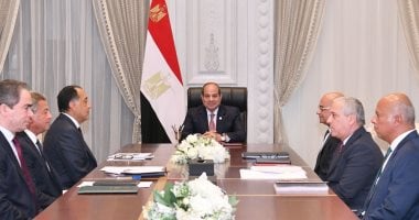 خارطة طريق رئاسية لإعلام وطني يواكب العالم ويحفظ الهوية.. الرئيس السيسى يؤكد أهمية الاعتماد على الكوادر الشابة المؤهلة للعمل الإعلامي وترسيخ مبدأ "الرأي والرأي الآخر".. والتزام الدولة الراسخ بإعلاء حرية التعبير خلال الاجتماع