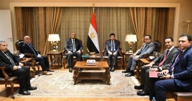وزير الرياضة يلتقي رئيس الهيئة العامة للرقابة على الصادرات والواردات وزير الشباب والرياضة يلتقي رئيس الهيئة العامة للرقابة على الصادرات