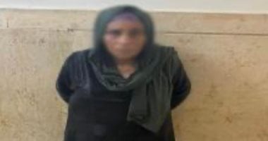 الداخلية تكشف حقيقة فيديو سيدة تطرق الأبواب وهى تحمل سكين فى الجيزة المتهمة