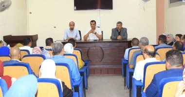 مدير تعليم سوهاج يكرم فريق إعداد وتنفيذ حفل الفائقين وأوائل الشهادات العامة جانب من حفل التكريم