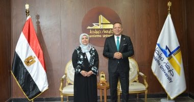 رئيس جامعة دمياط والدكتورة لمياء السلنتى