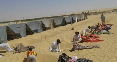 رواج السياحة العلاجية في واحة سيوة.. أغسطس أنسب وقت للعلاج بالدفن في الرمال الساخنة.. سياح عرب وأجانب يقبلون على العلاج بحمامات رمال جبل الدكرور.. الدفن في رمال الواحة يعالج أمراض العظام والأمراض الجلدية العلاج بالدفن في رمال سيوة
