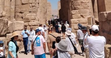 رحلات سياحية واستمتاع لضيوف العالم بين أروقة وأعمدة معابد الأقصر.. صور استمتاع لضيوف العالم بين أروقة وأعمدة المعابد المصرية القديمة بالأقصر