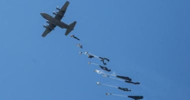 الإنزال الجوى.. جهود عالمية لتوفير المساعدات الإنسانية لأهالى غزة الإنزال الجوى