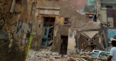 سقوط أجزاء من عقار قديم بالجمرك والحماية المدنية تنقذ أسرة دون إصابات بالإسكندرية