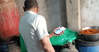 20 محضرا لمخالفات صحية والتحفظ على منتجات غذائية تالفة فى بنى سويف