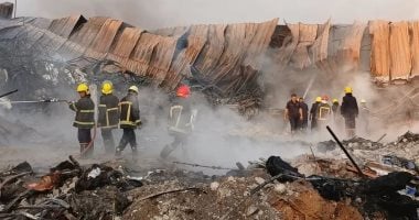 رجال الإطفاء تسيطر على حريق مصنع القليوبية