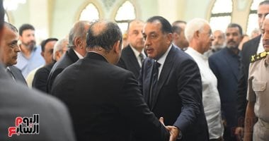 وصول رئيس الوزراء مسجد الشرطة للمشاركة فى جنازة الراحل على المصيلحى