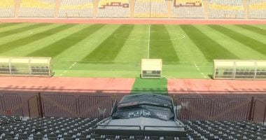 تطوير أرضية استاد برج العرب استعدادًا للدوري.. صور استاد برج العرب