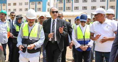 وزير قطاع الأعمال يتفقد مشروع إنشاء مجمع مدارس تنفذه شركة النصر للمقاولات بالجيزة