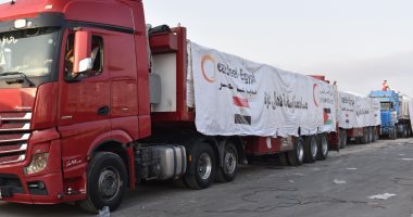 الهلال الأحمر المصري يطلق 220 شاحنة ضمن قافلة «زاد العزة» الـ15 إلى غزة