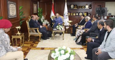 محافظ بنى سويف يلتقى مسؤولى مشروع الدعم الفنى بالتنمية المحلية ومعهد التخطيط