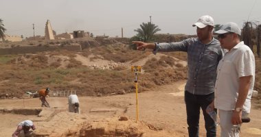 مدير آثار الأقصر يتفقد أعمال المركز المصرى الفرنسي بمعابد الكرنك.. صور