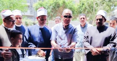 محافظ المنيا يفتتح مسجد العبور ويؤدى صلاة الجمعة وسط الأهالى
