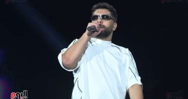 ليجي سي يفتتح حفل مهرجان العلمين بأغنية "عرفة" ويواصل بـ"بيتادين".. صور مغني الراب ليجي سي خلال حفله بمهرجان العلمين