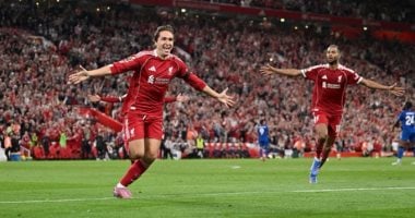 نيوز برو : 
                                            محمد صلاح يسجل فى فوز ليفربول الصعب على بورنموث 4 - 2 بالدوري الإنجليزي
                                        