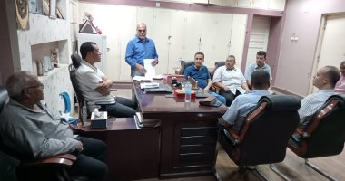 مدير تعليم سوهاج يستعرض خطط الإدارات التعليمية لمواجهة الأزمات والكوارث