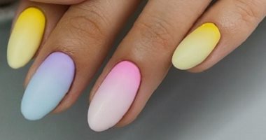 4 تصميمات للأظافر الأومبريه موضة 2025.. رقة مالهاش مثيل