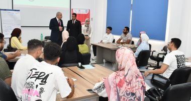 رئيس جامعة قناة السويس يشهد انطلاق تدريب مبادرة "كن مستعداً" لتأهيل الطلاب