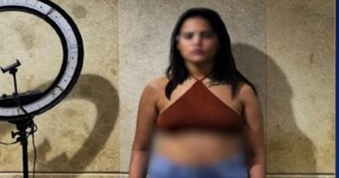 وزارة الداخلية تضبط راقصة تبث فيديوهات خادشة بحوزتها حشيش الراقصة المتهمة