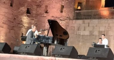 عمرو سليم يتألق بأجمل المقطوعات الموسيقية لكبار نجوم الزمن الجميل فى حفل القلعة الموسيقار عمرو سليم