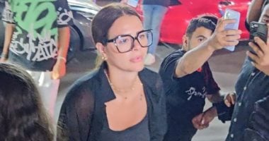 أشرف زكى وهنادى مهنا وتارا عماد فى عزاء تيمور تيمور عزاء مدير التصوير تيمور تيمور
