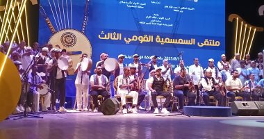  أجواء احتفالية.. وزير الثقافة ومحافظ الإسماعيلية يتفقدان معرضا لآلات السمسمية