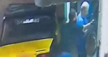 المواطن يصور والداخلية تتحرك.. الفيديوهات أداة لضبط الأمن.. الهاتف تحول لسلاح ردع: "اللي هيغلط هيتصور".. خبراء أمنيون: الفيديوهات فرضت انضباطا جديدا في الشارع وإشادة بصفحة وزارة الداخلية على مواقع التواصل ضبط متهم بعد تصويره