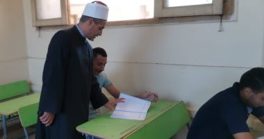 رئيس المنطقة الأزهرية بالغربية يتفقد امتحانات الدور الثانى لطلاب الثانوية