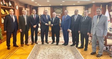 رئيس النيابة الإدارية يستقبل المستشار حازم بدوي 