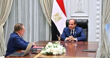  السيد الرئيس عبد الفتاح السيسي مع حسن عبد الله محافظ البنك المركزي