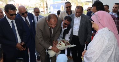 محافظ سوهاج يشارك 250 طالبا من ذوى الإعاقة فعاليات "اليوم الترفيهى"