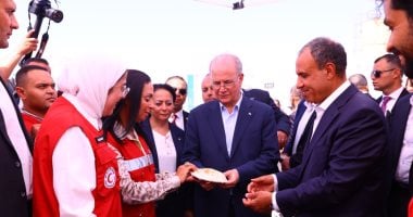 وزيرا التضامن والخارجية يتفقدان رفقة رئيس وزراء فلسطين المطبخ الإنساني بالعريش