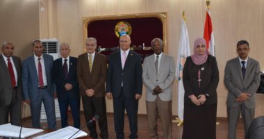 جامعة أسوان تعقد لجنة لاختيار عميد كلية الطب البيطرى