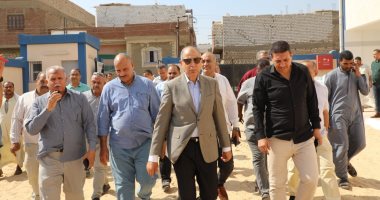 محافظ المنيا يتفقد مدرسة الجبرتى لمتابعة الاستعداد للعام الدراسى الجديد