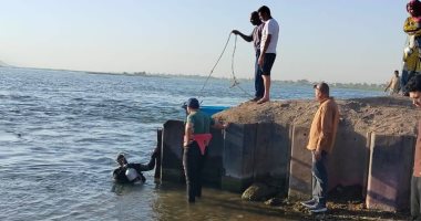 تكثيف جهود الإنقاذ بسوهاج للعثور على جثة طفل غريق بالنيل.. فيديو وصور