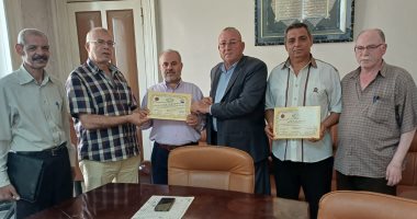 نقابة السكة الحديد تكرم رئيس قطار الزقازيق صاحب فيديو الراكب "أبوشورت "