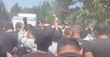 تشييع جثمان والد الشناوى إلى مثواه الأخير بمقابر العائلة في كفر الشيخ.. فيديو