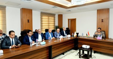 وزير الإسكان يتابع ملف تقنين الأراضي بمدينتي العبور الجديدة والشروق