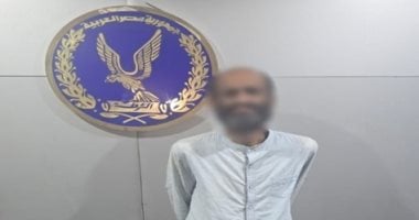 المتهم بالتعدي على قطة بعصا خشبية فى الإسكندرية 