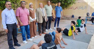 وكيل "تعليم الأقصر" يتابع اختبارات القبول بالمدرسة الإعدادية الثانوية الرياضية