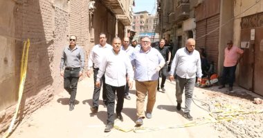 محافظ الشرقية يجرى معاينة لمنازل بشارع العقار المنهار بالزقازيق